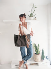 Load image into Gallery viewer, TOTE bag made entirely of Italian leather. Amelie bag