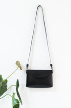 Load image into Gallery viewer, Crossbody bag made of italian leather, vegetable tanned. Gloria bag