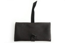 Load image into Gallery viewer, Cris leather wallet black color. Customizable wallet with your initials