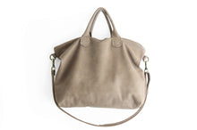 Load image into Gallery viewer, Leather crossbody bag, made of italian leather. Silvie leather shoulder bag