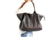 Load image into Gallery viewer, Leather tote bag, SHOULDER BAG made of italian leather. Mia leather shoulder bag