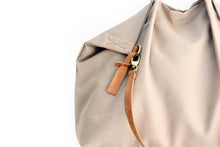 Load image into Gallery viewer, Weekend bag, canvas and leather bag, light brown. Personalized with name.