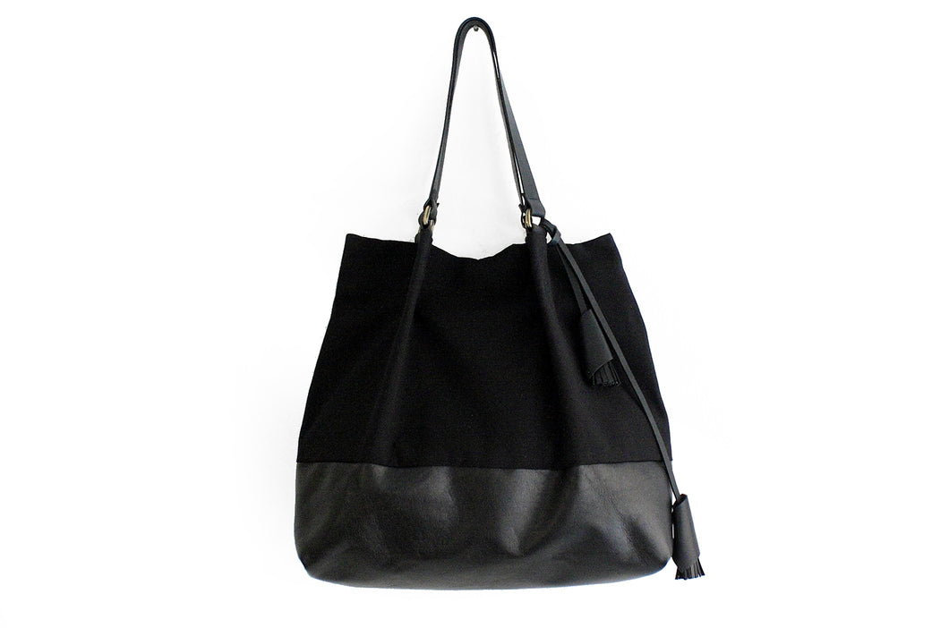 TOTE bag made of canvas and italian leather, black. Anna bag