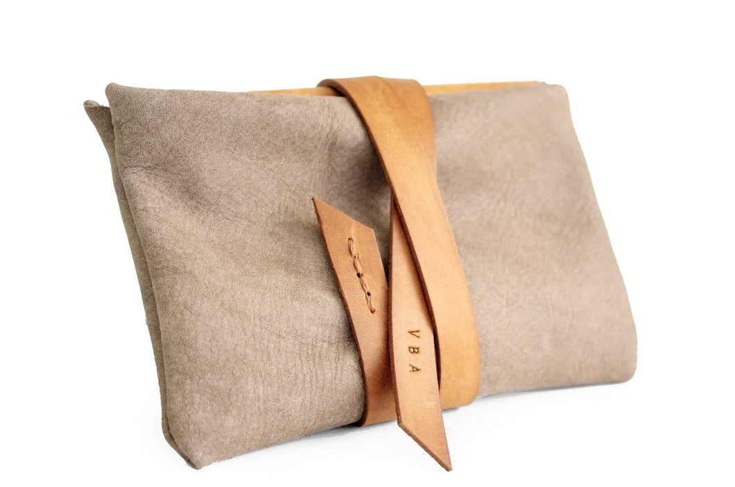 Cris Coin purse, leather little wallet color, taupe leather and vegetable tanned leather