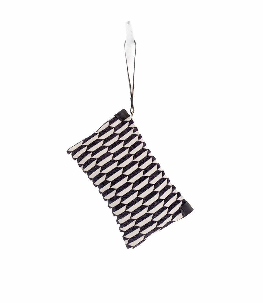 ADA clutch IN LIMITED EDITION: black and white