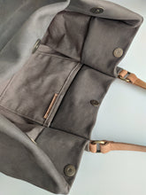 Load image into Gallery viewer, TOTE bag made entirely of Italian leather. Amelie bag