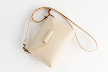 Load image into Gallery viewer, Crossbody bag made of italian leather, vegetable tanned. Gloria bag