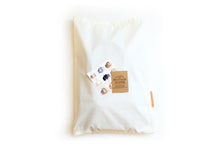 Load image into Gallery viewer, Weekend bag, canvas and leather bag, light brown. Personalized with name.