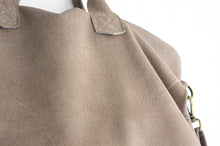 Load image into Gallery viewer, Leather crossbody bag, made of italian leather. Silvie leather shoulder bag big version