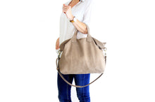 Load image into Gallery viewer, Leather crossbody bag, made of italian leather. Silvie leather shoulder bag