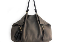 Load image into Gallery viewer, Susy Leather shoulder bag made of italian leather dark grey personalized with your initials