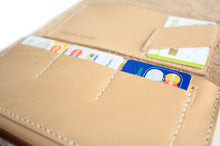 Load image into Gallery viewer, Giulia Leather wallet made of vegetable tanned leather. Customizable with your initials