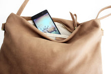 Load image into Gallery viewer, Silvie Leather crossbody bag, SHOULDER BAG made of italian leather light brown / taupe