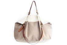 Load image into Gallery viewer, Weekend bag bicolor, canvas and leather bag, bicolor. Personalized with your name