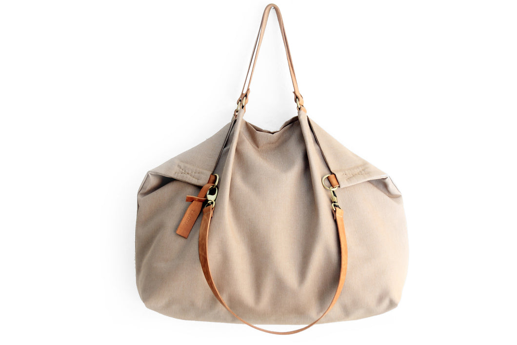 Weekend bag, canvas and leather bag, light brown. Personalized with name.